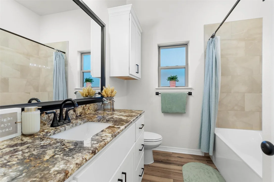 Photo of 812 Eagle Crest CV