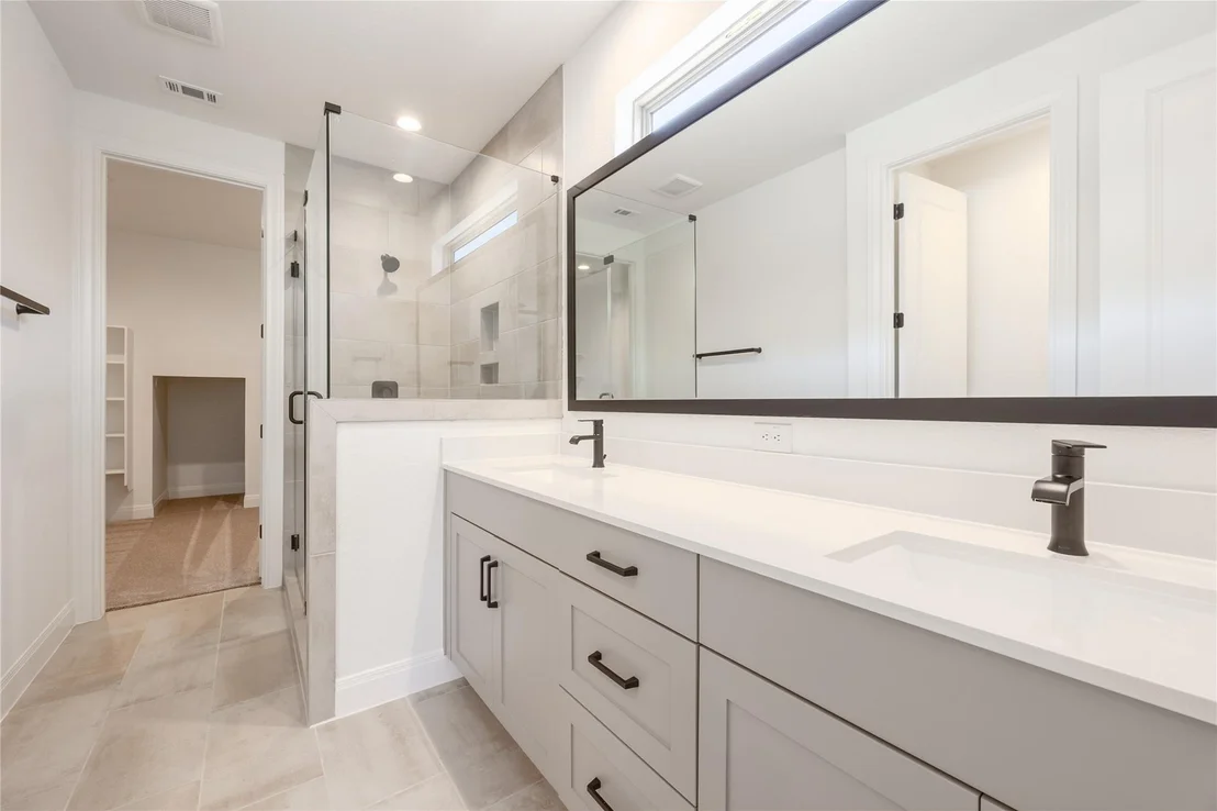 Photo of 324 Orleanian DR