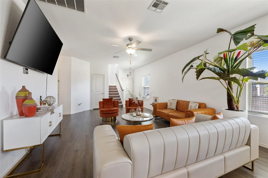 Photo of Unit 12F at 524 Circle WAY