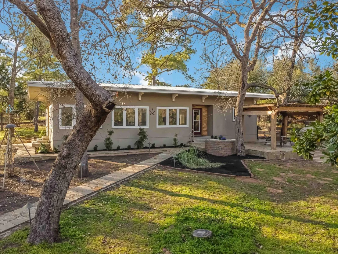 Photo of 172 William Higgins DR