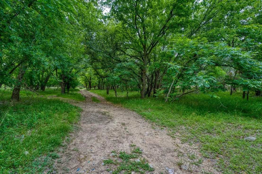 Photo of 624 N US 281