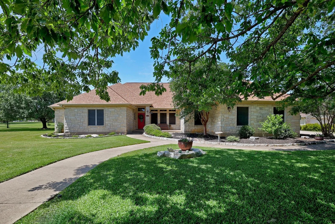 Photo of 101 Lakeview LN