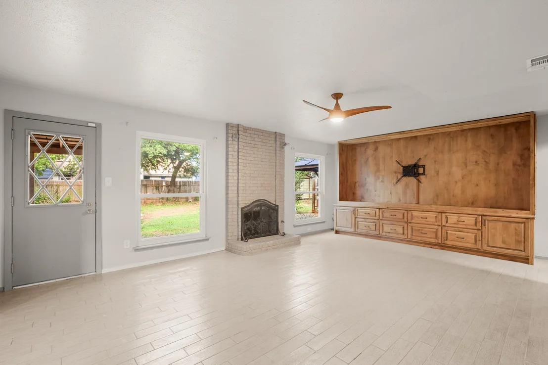 Photo of 211 Woodmont DR
