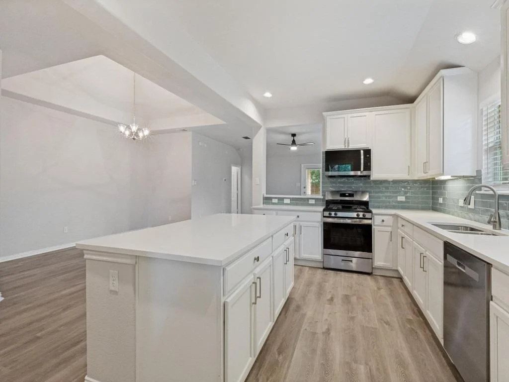 Photo of 232 Strawberry Blonde DR