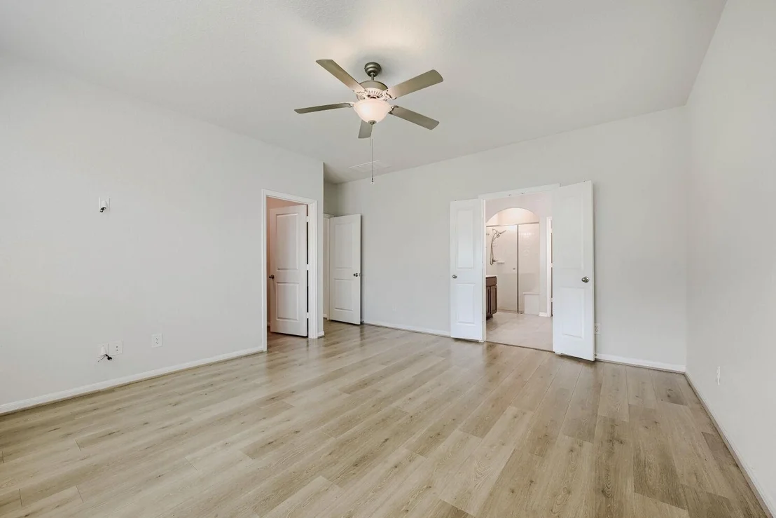 Photo of 137 Switch Bud DR