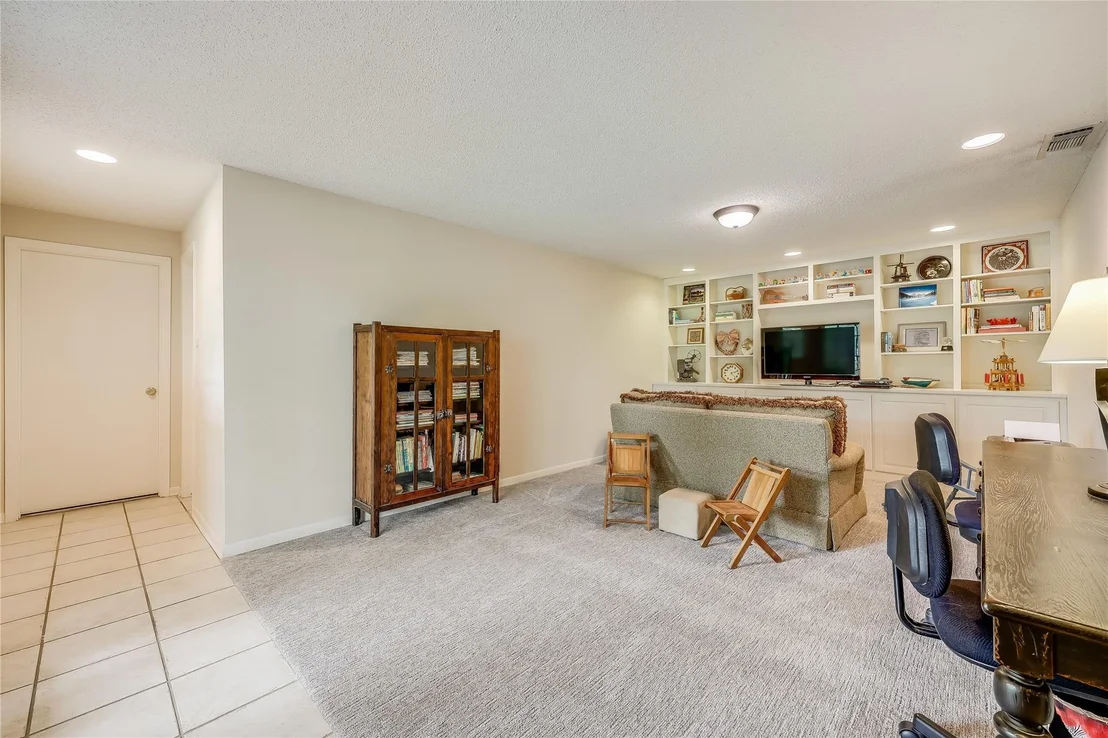 Photo of 9 Inwood CIR
