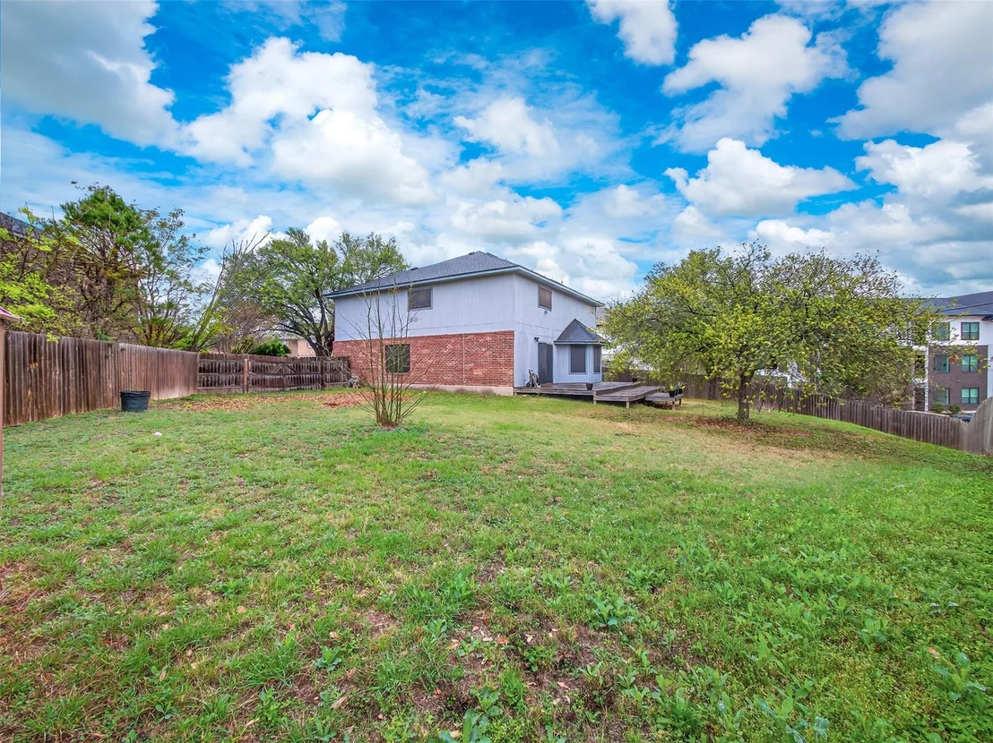 Photo of 15300 Iola CV