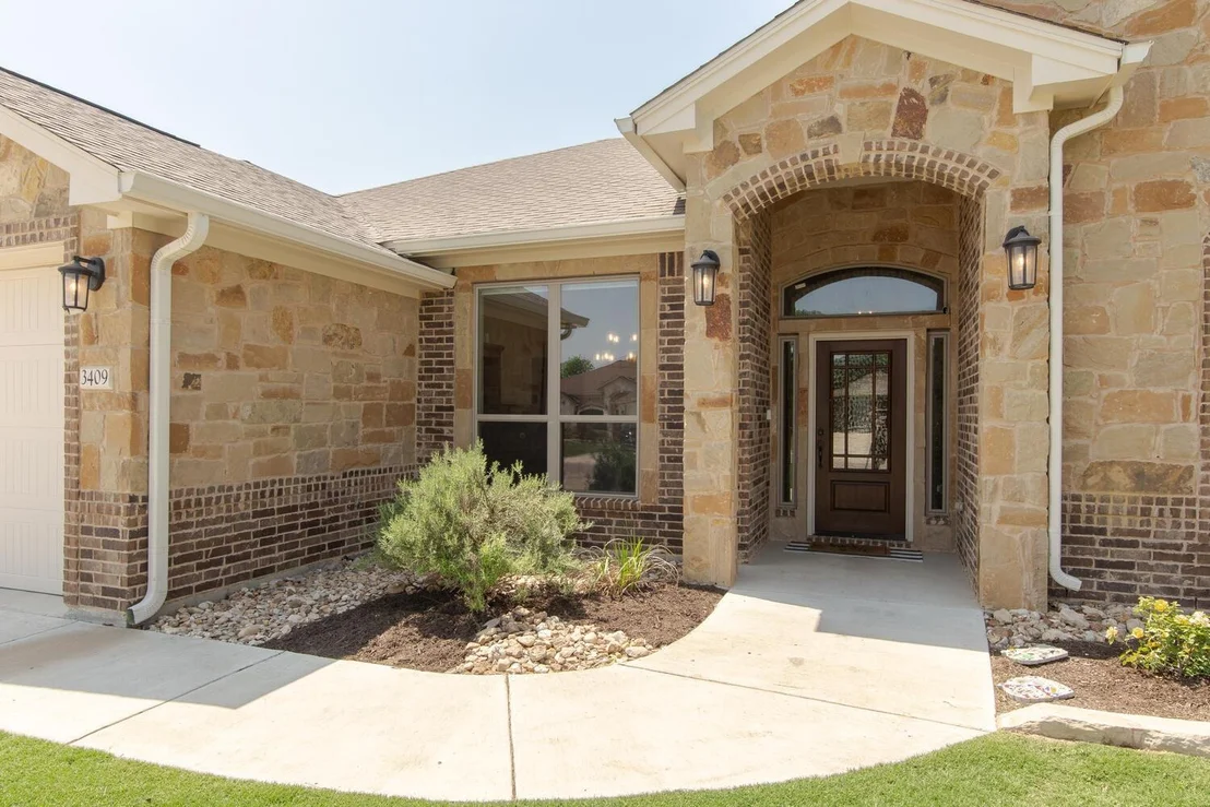 Photo of 3409 Long Fellow DR