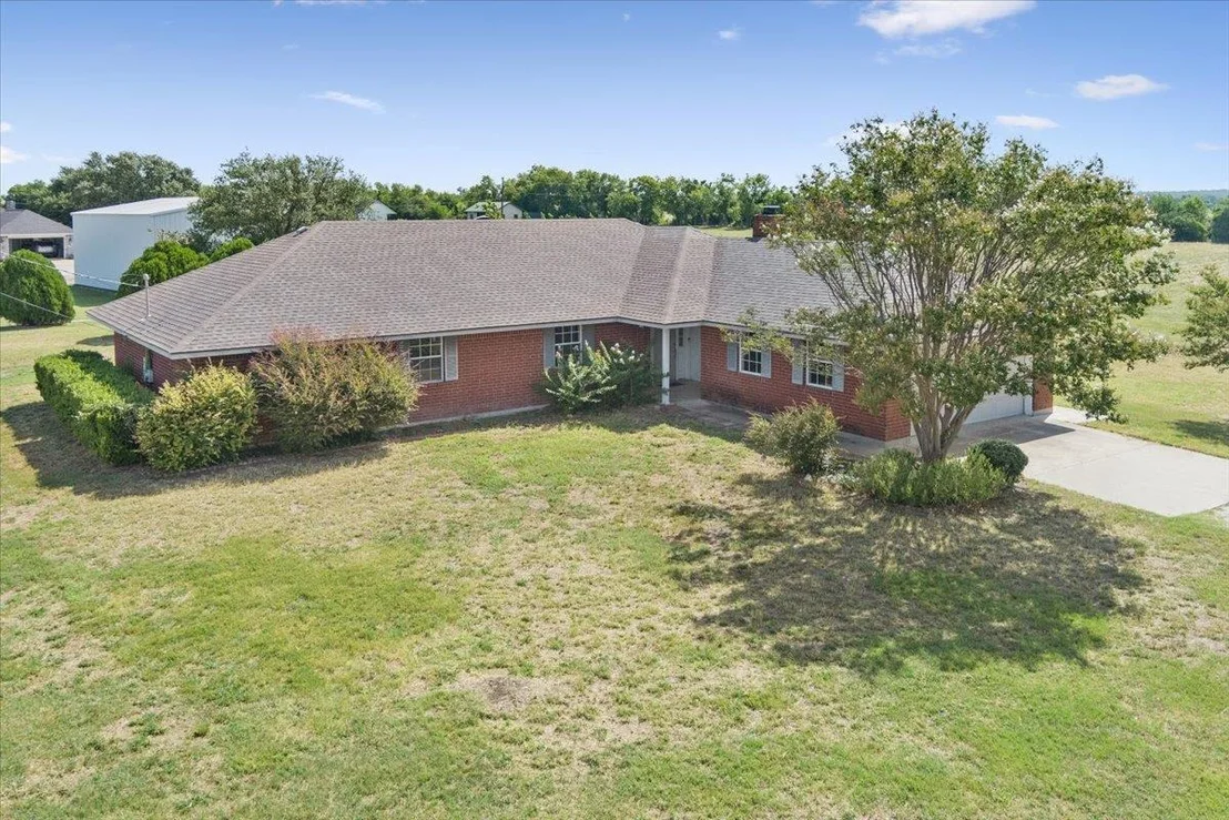 Photo of 2465 Old Waco RD