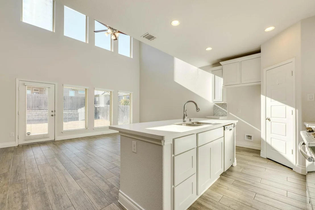 Photo of 337 CROSSVINE TRL
