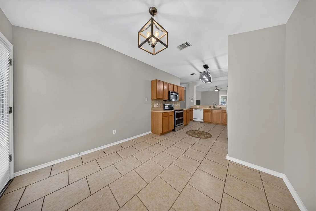 Photo of 112 Northern TRL
