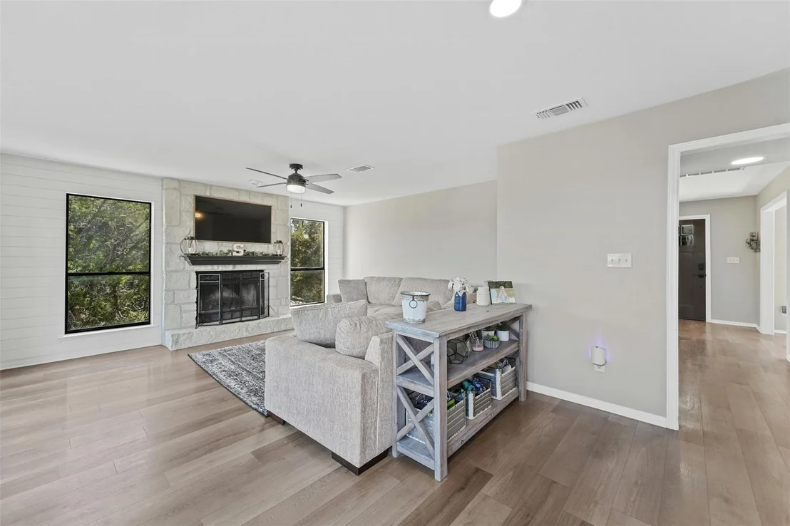 Photo of 21302 High DR