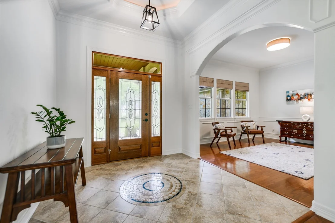 Photo of 112 Oak Plaza DR