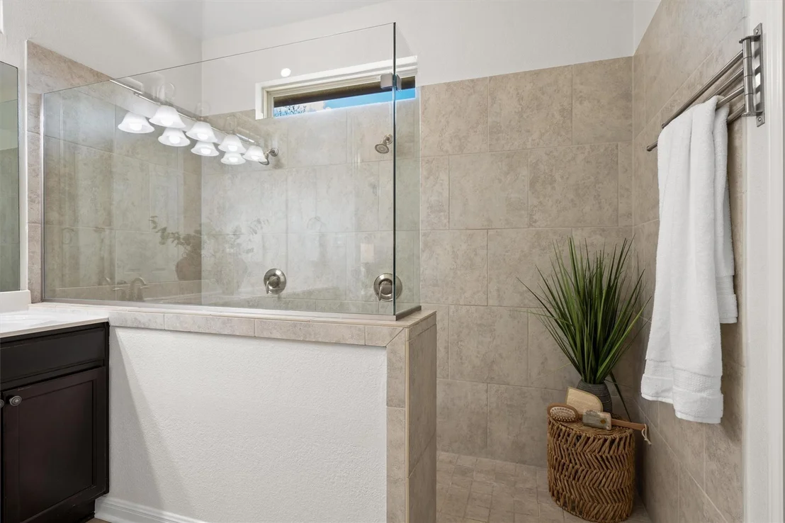 Photo of 1128 Clearwing CIR