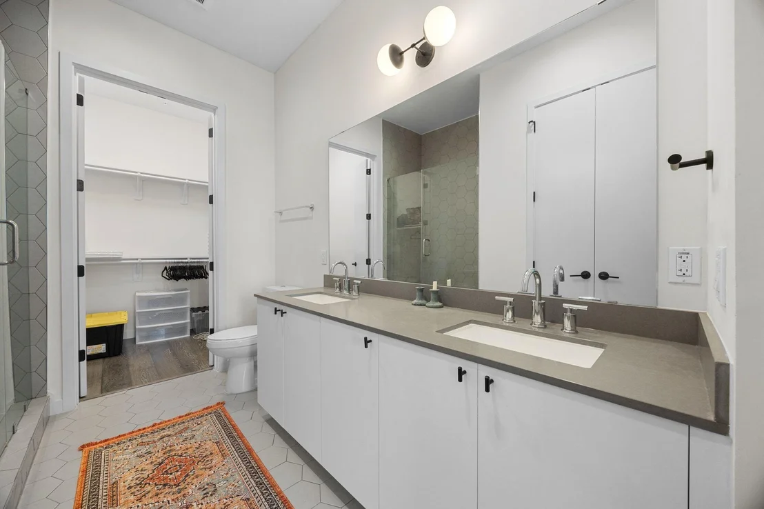 Photo of Unit 229 at 800 Embassy DR