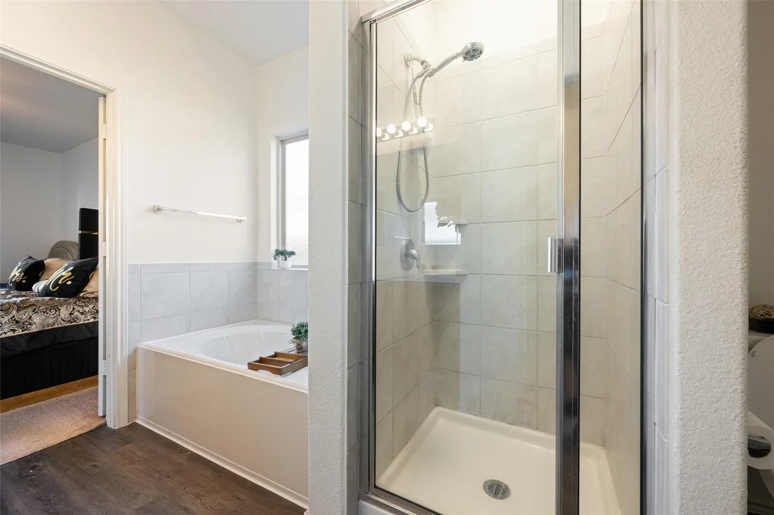 Photo of Unit 12F at 524 Circle WAY