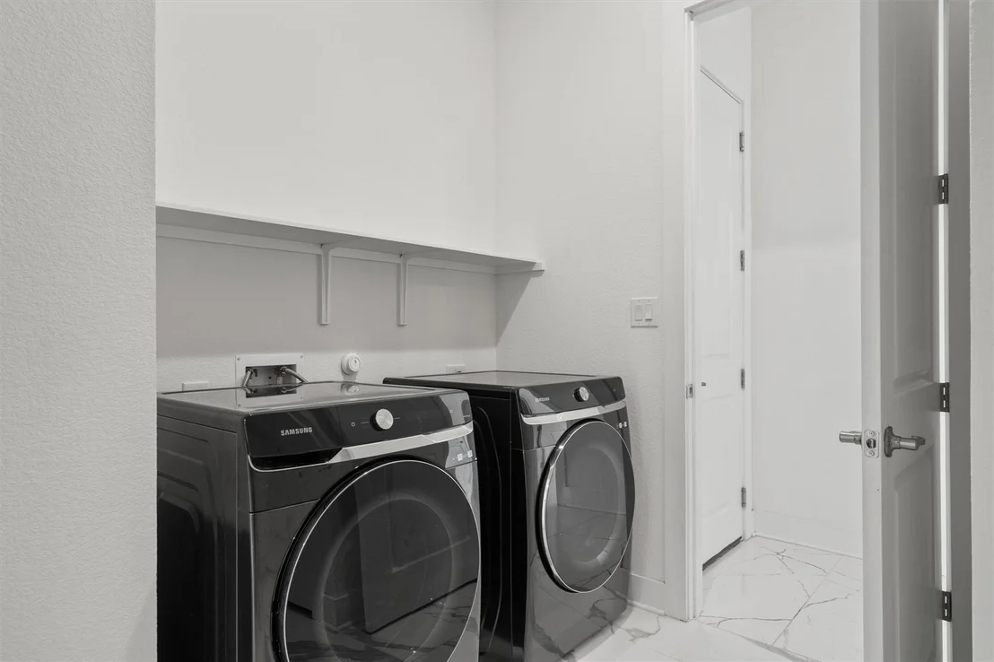 Photo of 4909 Risana BND