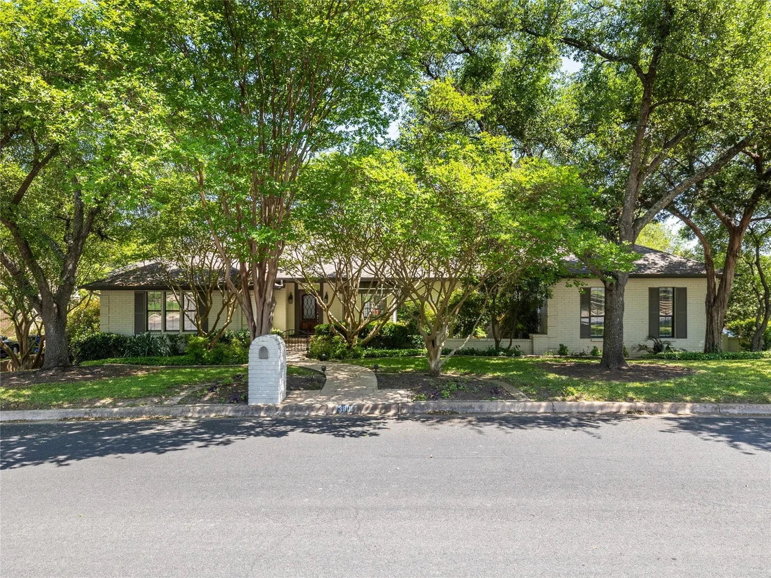 Photo of 3801 Bonnell DR