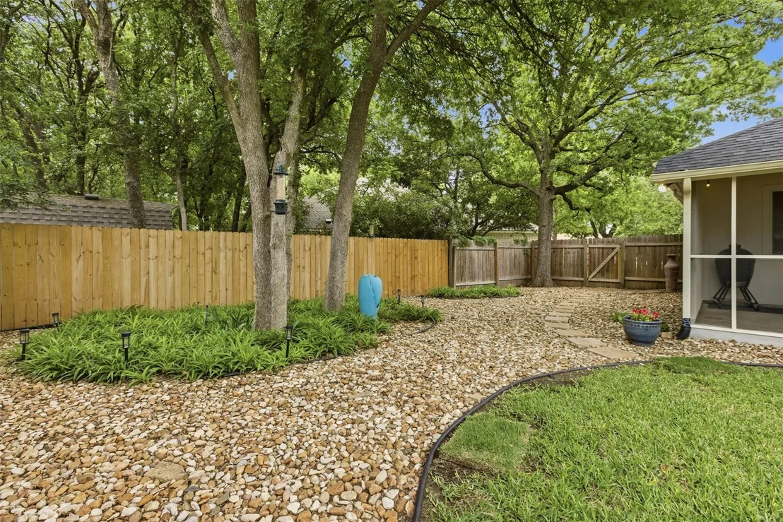 Photo of 2100 Red Oak CIR