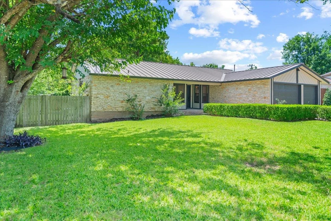 Photo of 2305 Donna DR