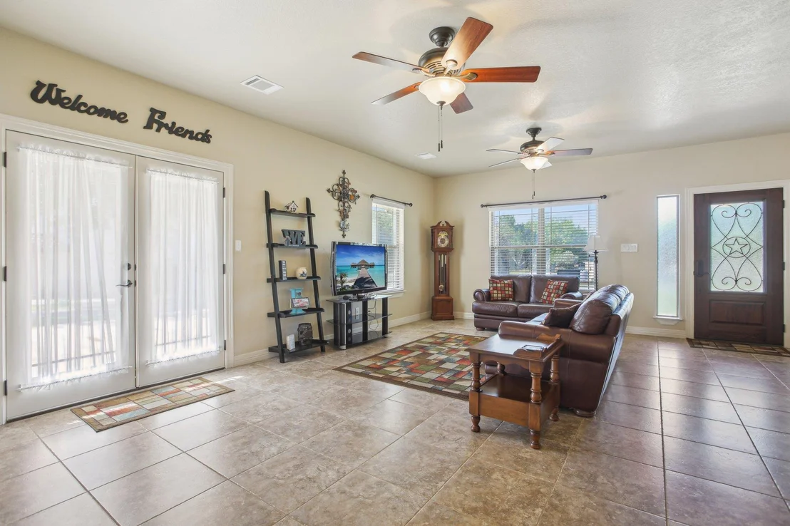 Photo of 600 Augusta CIR N