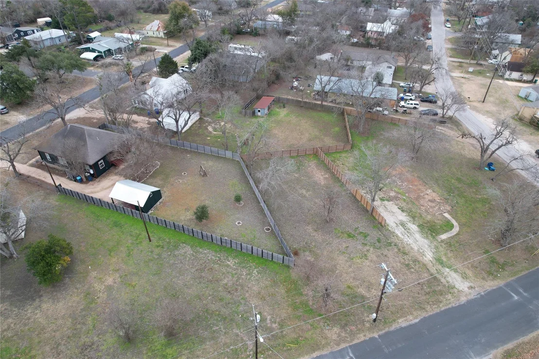 Photo of 305 Lexington RD
