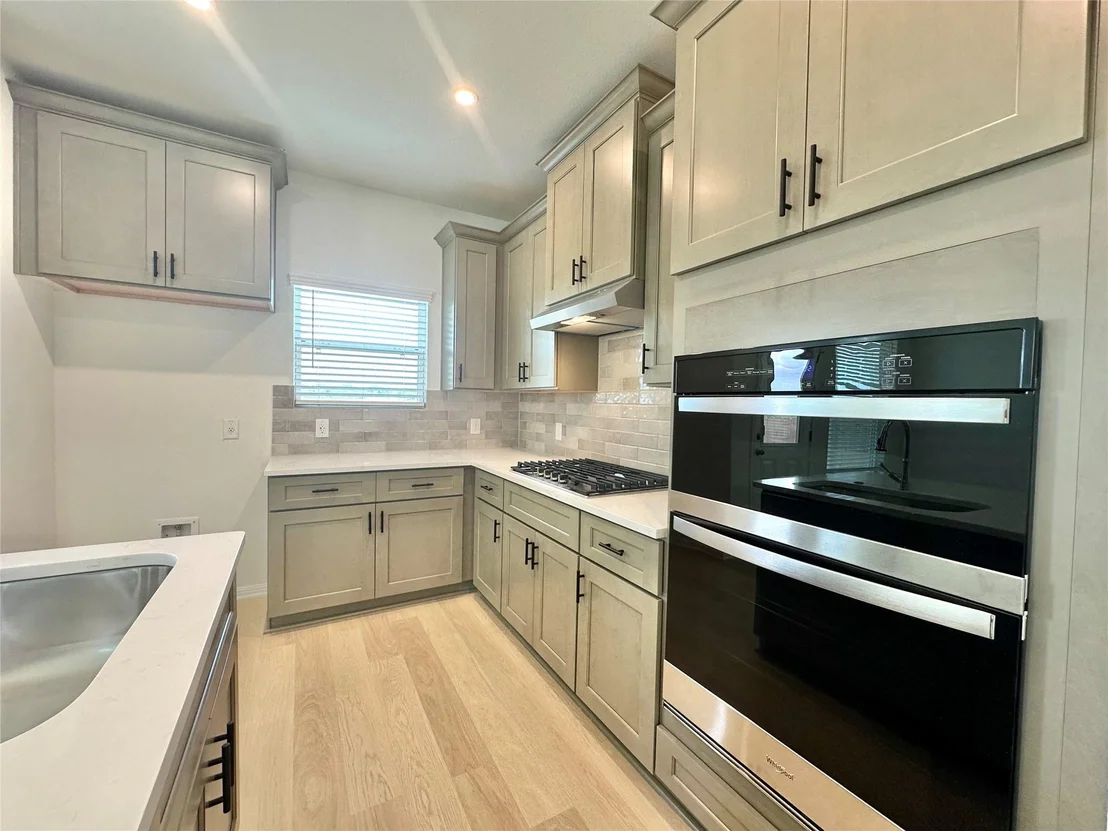 Photo of 404 Young ST