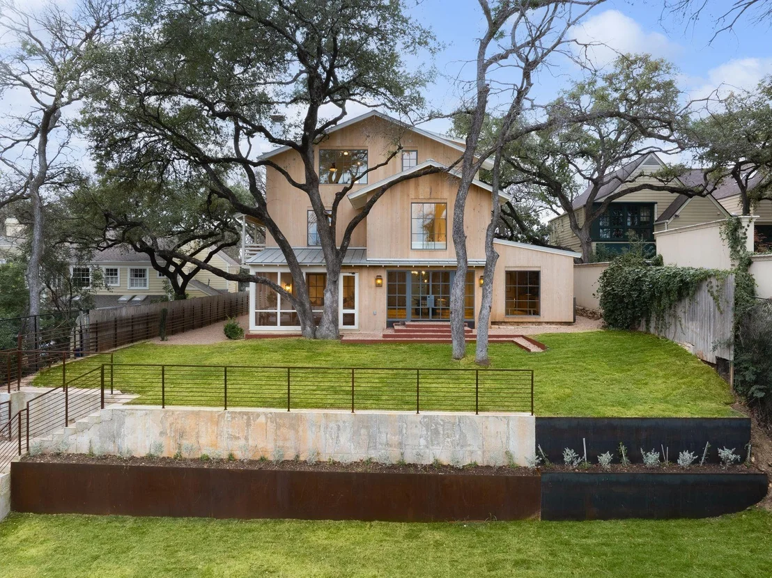 Photo of 1012 Gaston Ave