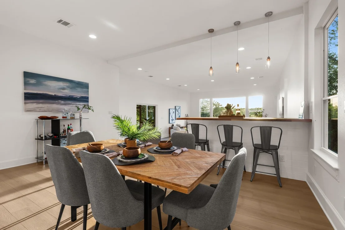 Photo of 8012 Bernard ST