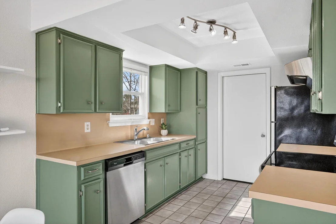 Photo of 8110 Pinto PATH
