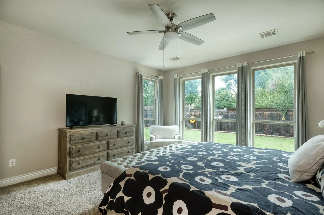 Photo of 550 Cortona LN