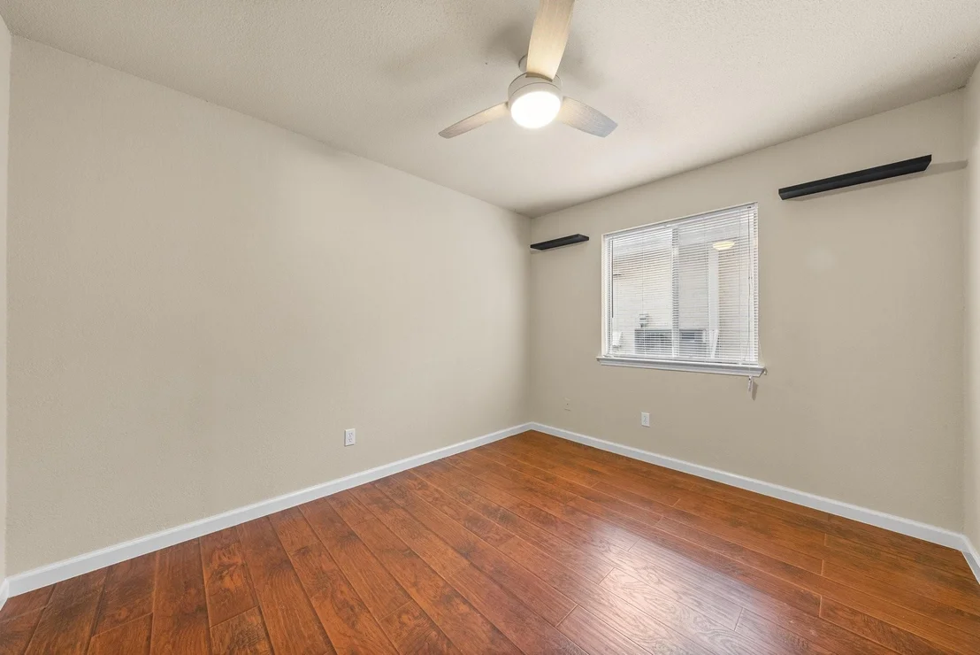 Photo of 9326 Lightwood LOOP