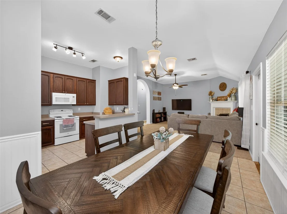 Photo of 2407 Kingsbury DR