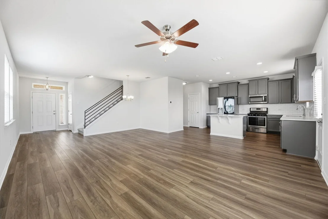 Photo of 211 Silver Glen DR