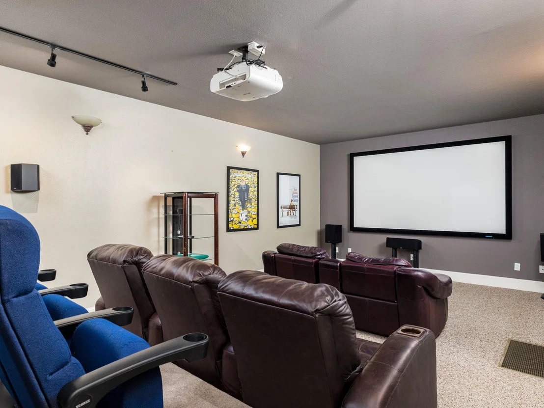 Photo of 1220 W Lake DR