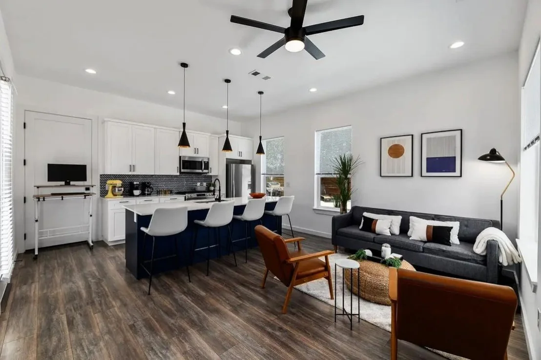 Photo of Unit 1 at 5401 Stuart Cir DR