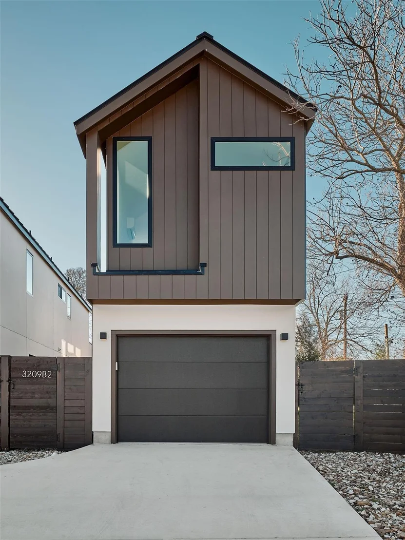 Photo of Unit 2 at 3209 Dolphin Dr