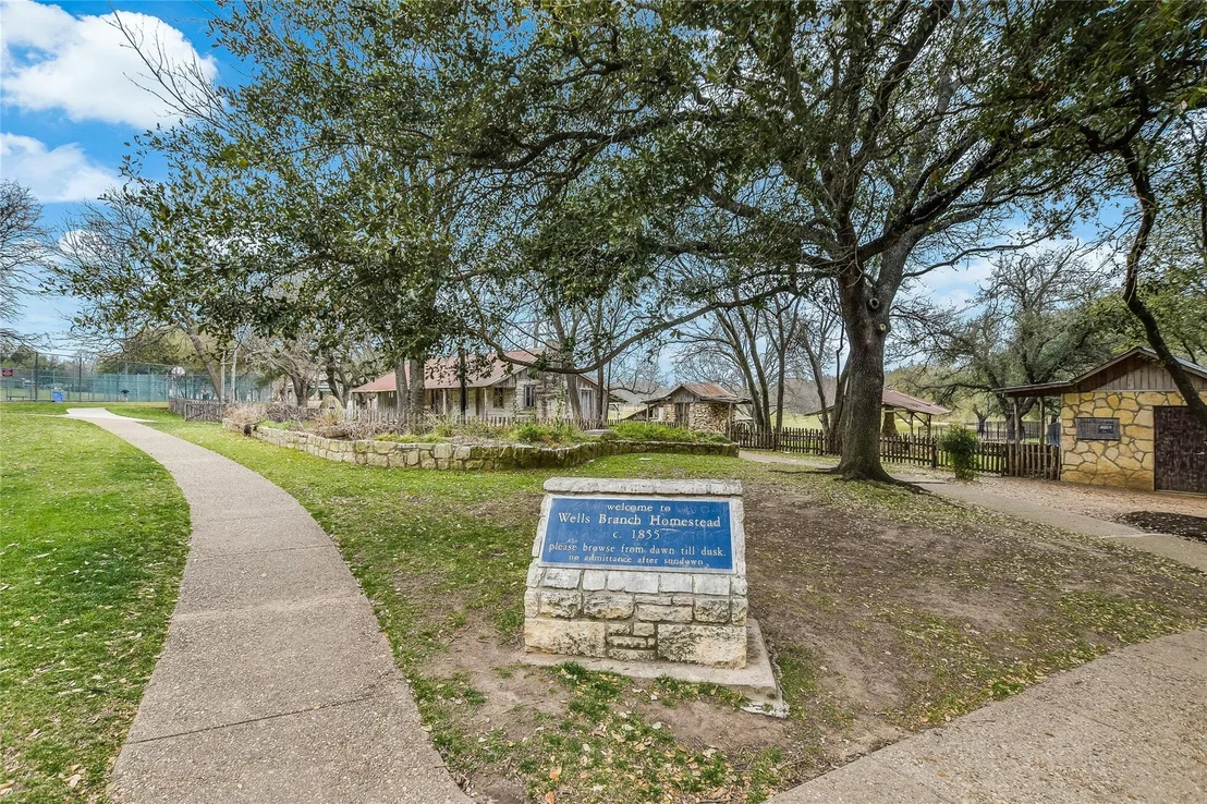 Photo of 2202 Taylor Simonetti Ave