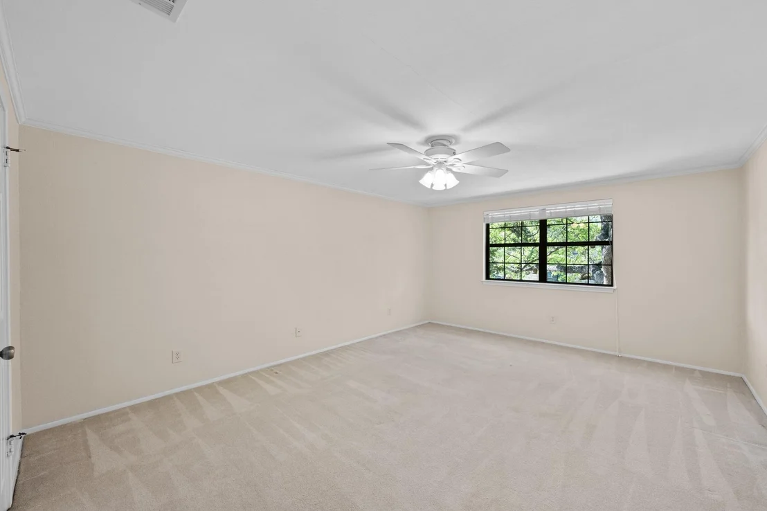 Photo of 2412 W Messick LOOP