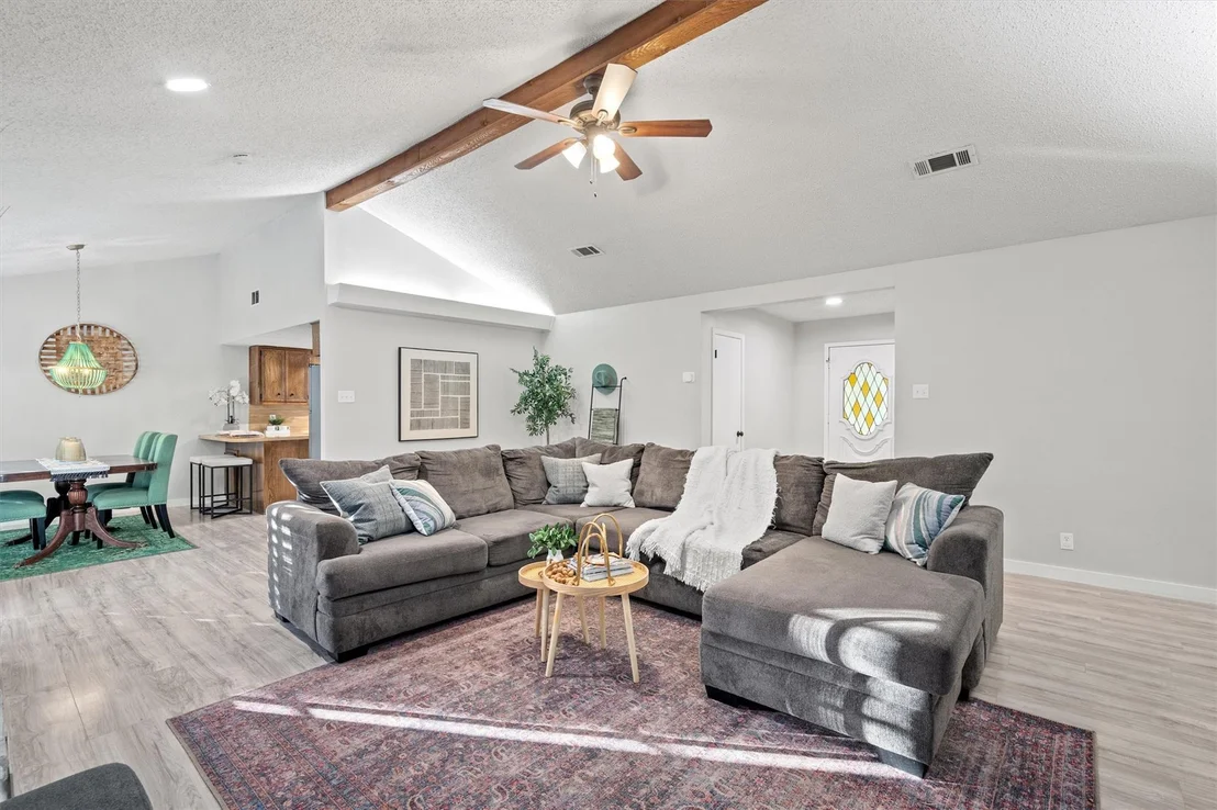 Photo of 702 Bosque TRL