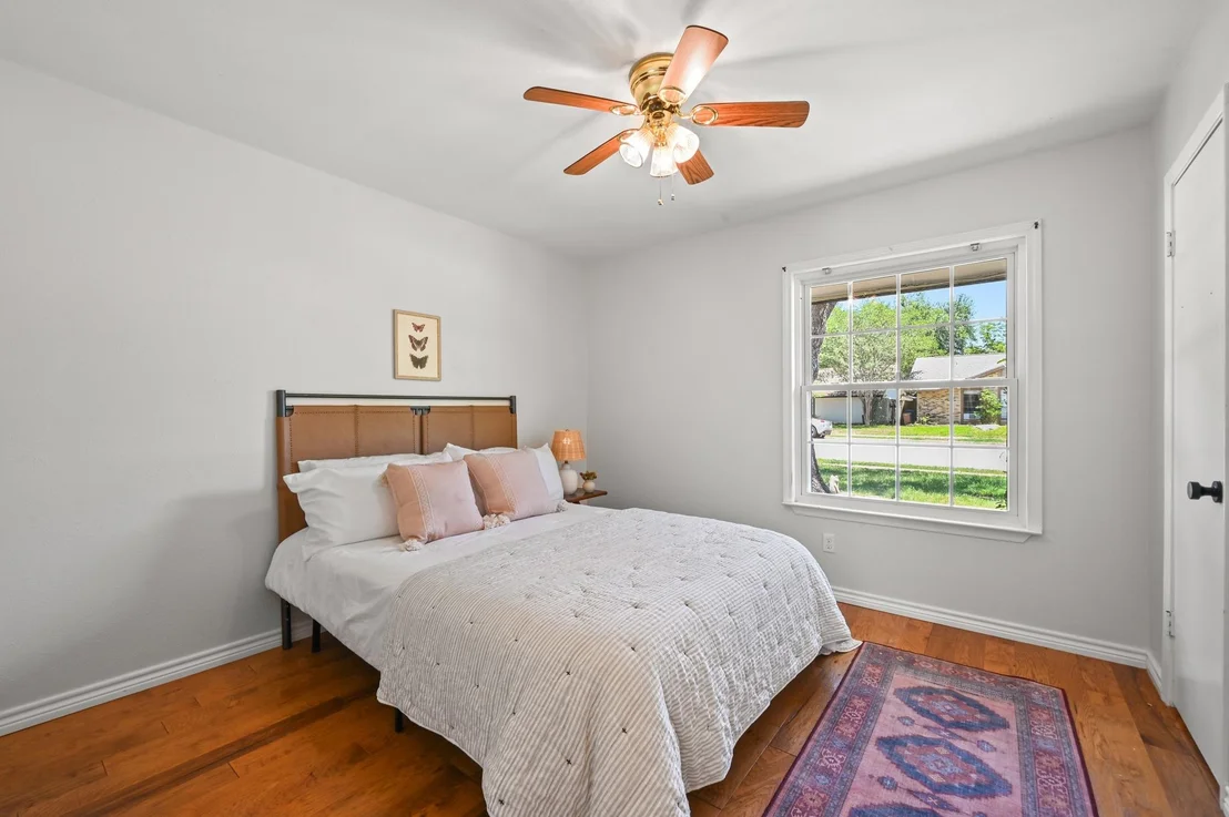 Photo of 5300 Suburban DR