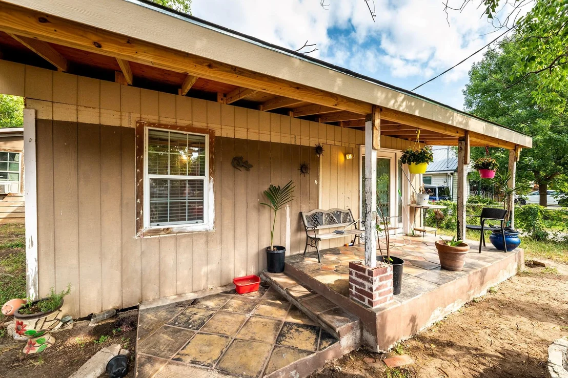 Photo of 1144 Mason Ave