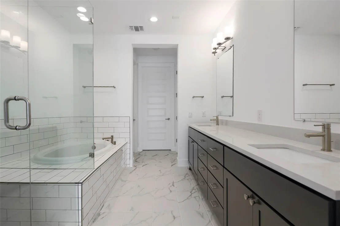 Photo of Unit 284 at 4703 Unity CIR