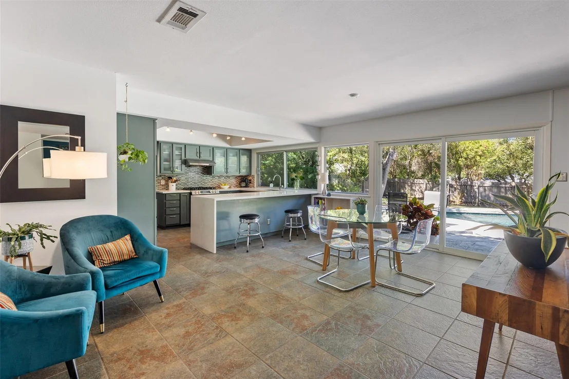Photo of 8808 Point West DR