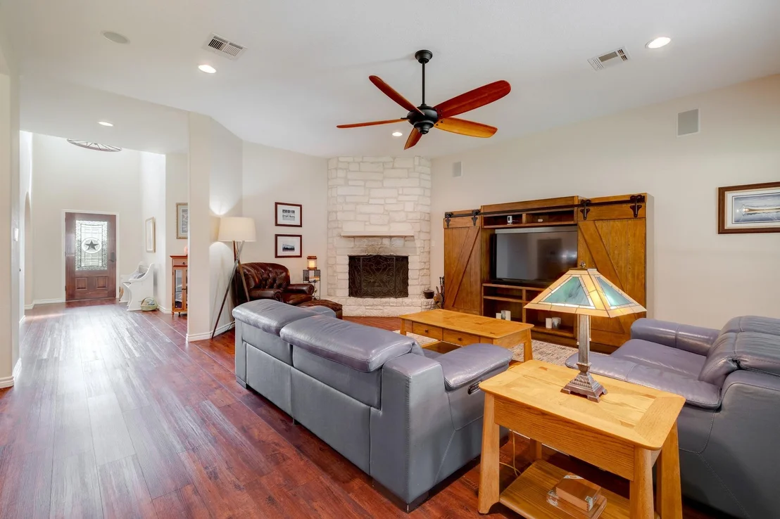 Photo of 1200 County Road 233