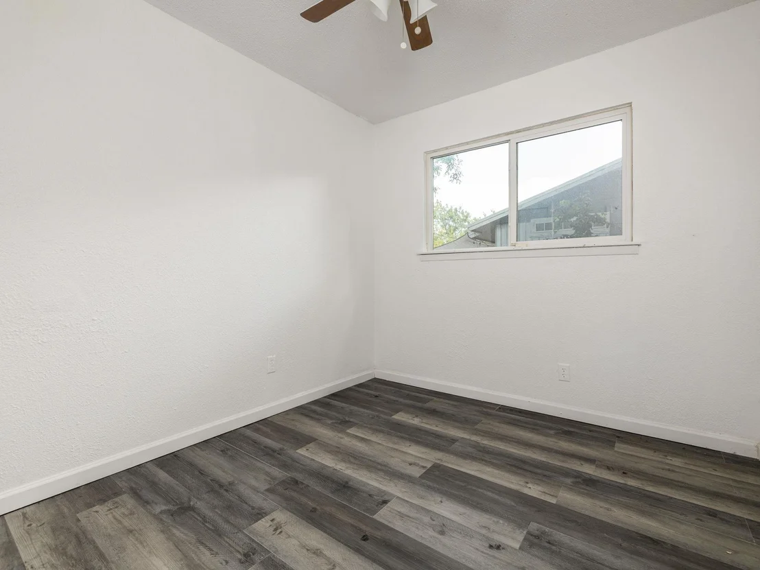 Photo of 6206 Hogan Ave