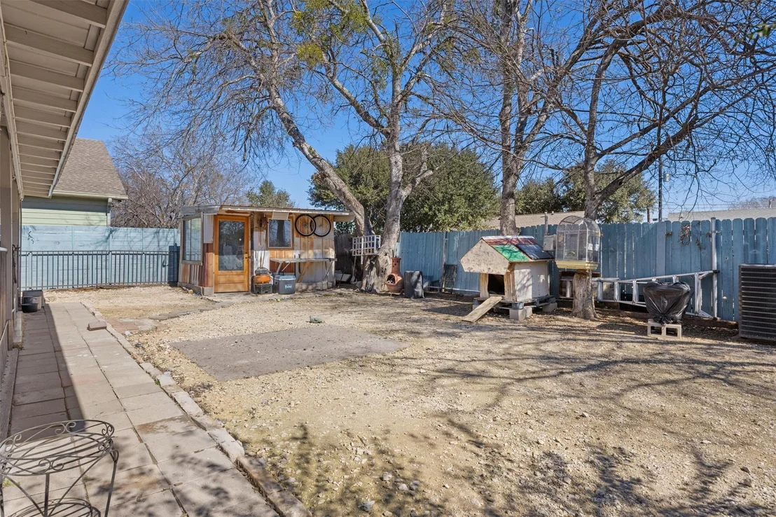 Photo of 2401 Smith Branch BLVD