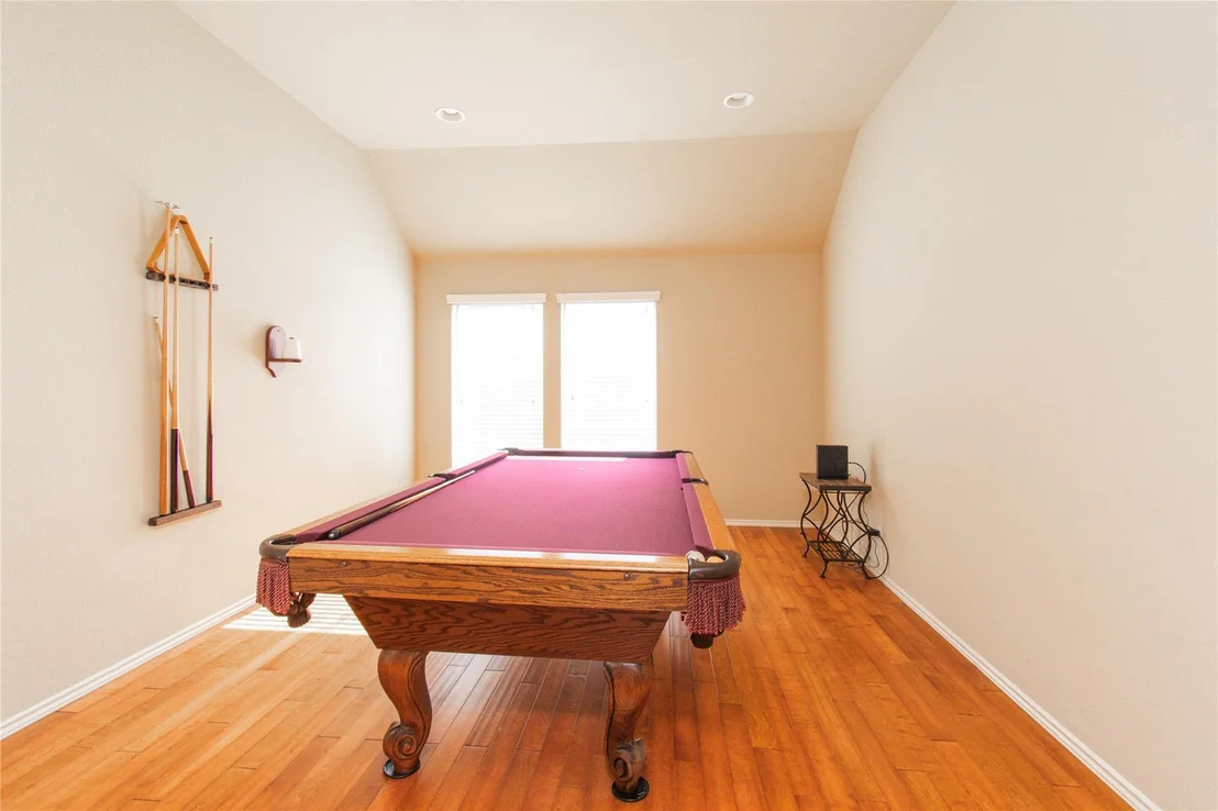 Photo of 947 Madrone DR