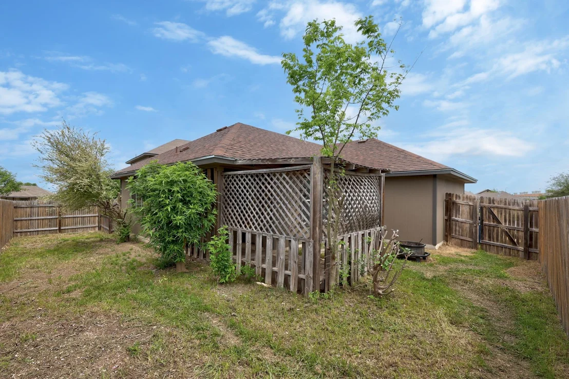 Photo of 621 Amber LN