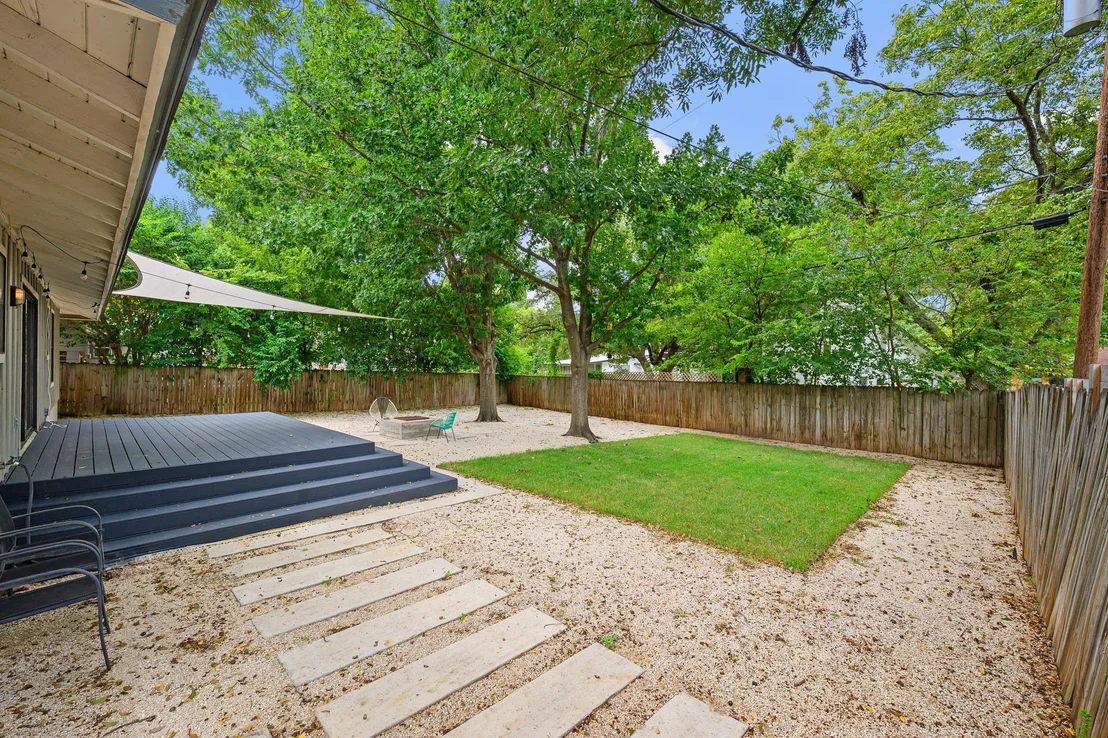 Photo of 2506 East Side DR